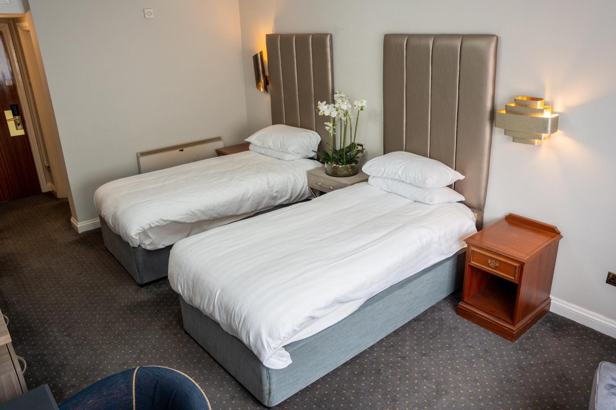 The Pear Tree Inn & Country Hotel Hindlip Екстериор снимка